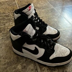 Women’s Panda Nike Dunks